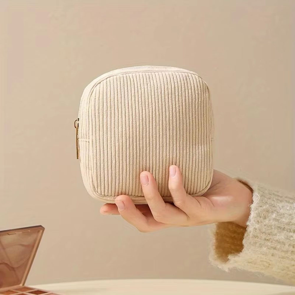 Large Capacity Sanitary Pads B - Cable Organizer 评论和价格